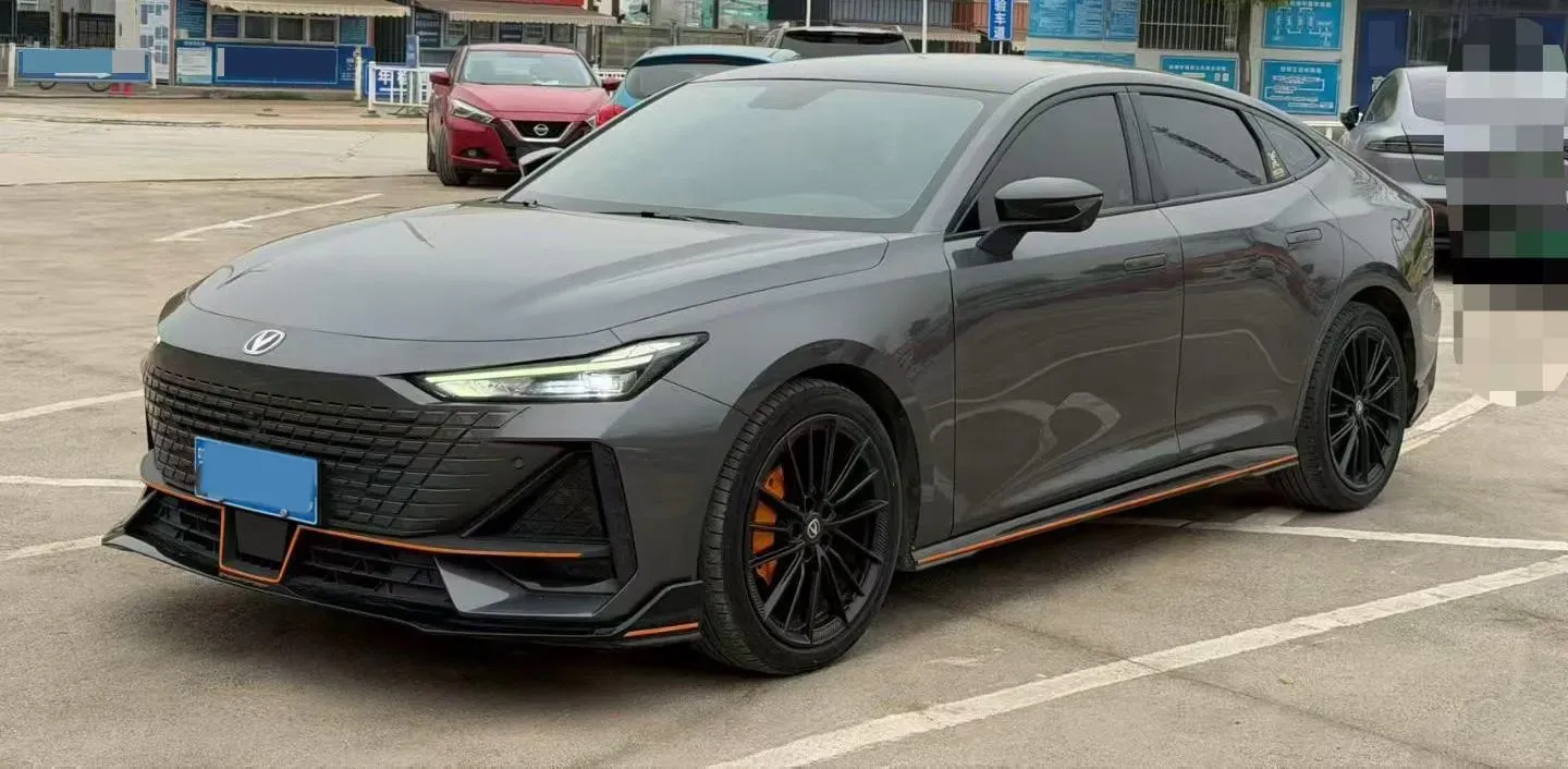 2022 ChangAn UNI-V 1.5T 188HP L4 7DCT,autocango,china used car exporter,china ev exporter,chinese used car exporter,chinese used ev exporter