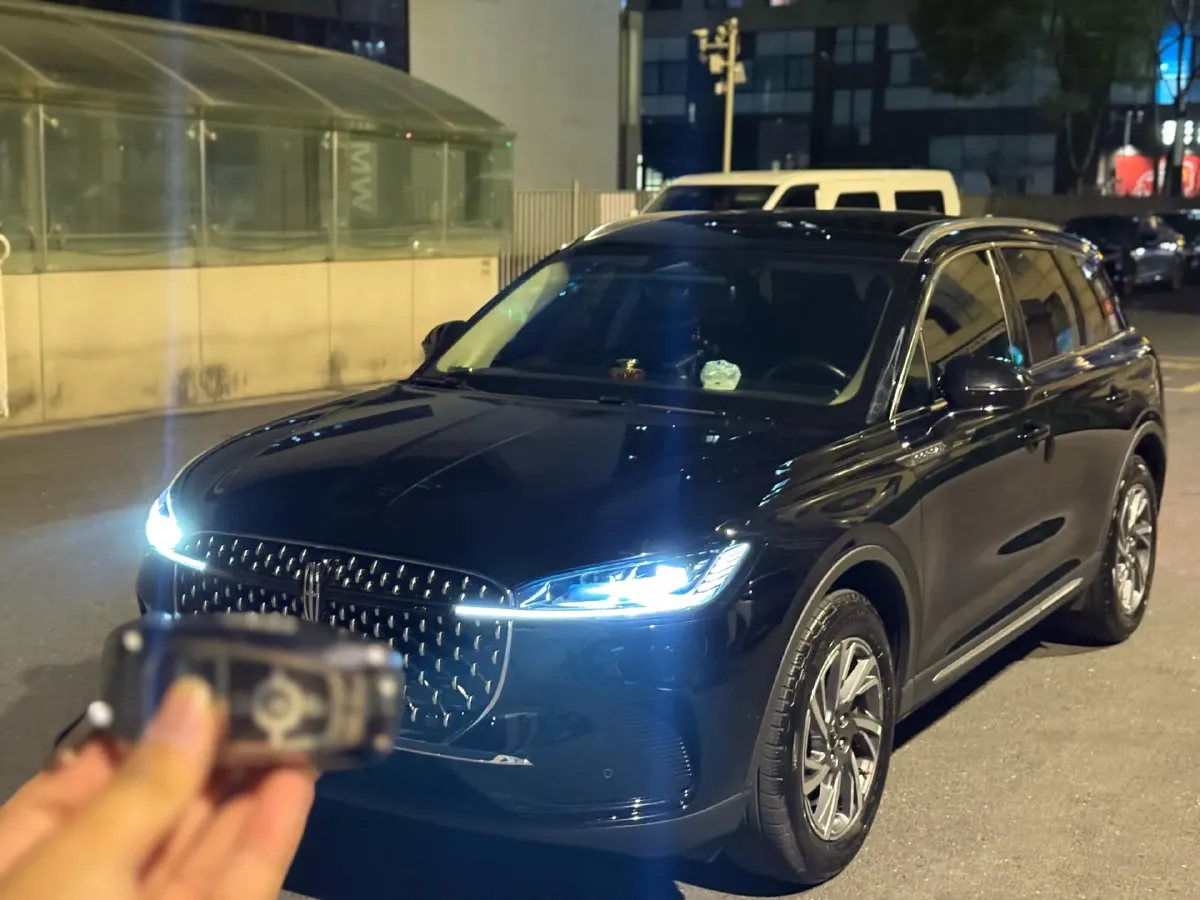 2023 Lincoln Corsair 2.0T 261HP L4 8AT,autocango,china used car exporter,china ev exporter,chinese used car exporter,chinese used ev exporter