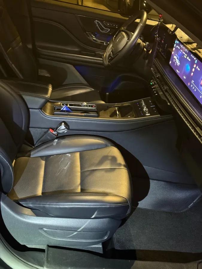 2023 Lincoln Corsair 2.0T 261HP L4 8AT,autocango,china used car exporter,china ev exporter,chinese used car exporter,chinese used ev exporter