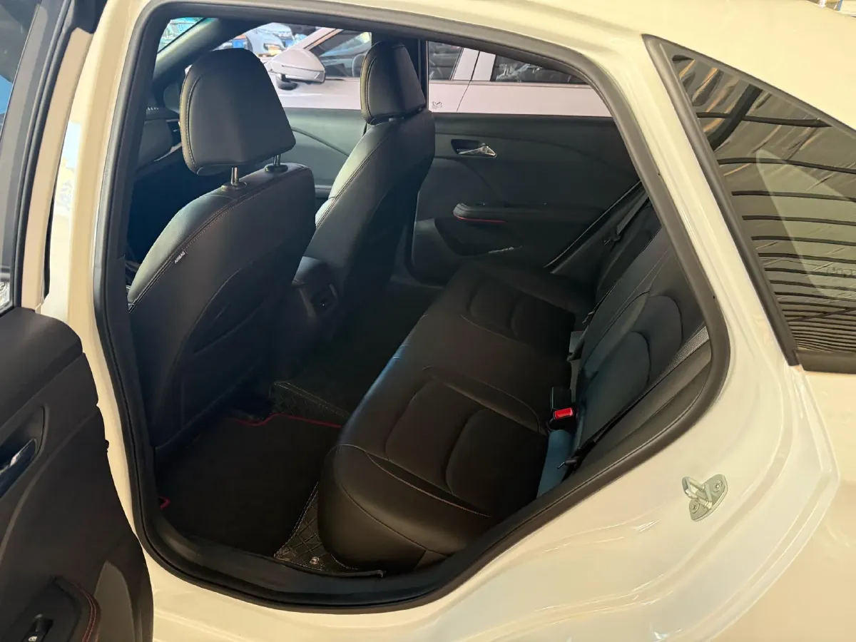 2019 Chevrolet Monza 1.3T 163HP L3 6AT,autocango,china used car exporter,china ev exporter,chinese used car exporter,chinese used ev exporter