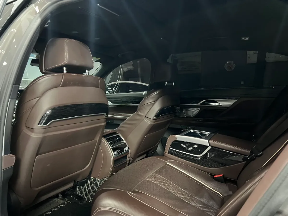 2019 BMW 7 Series 2.0T 265HP L4 8AT,autocango,china used car exporter,china ev exporter,chinese used car exporter,chinese used ev exporter