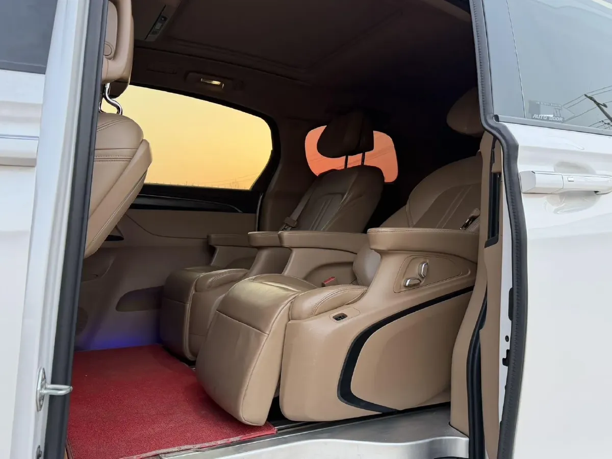 2020 Buick GL8 2.0T 237HP L4 9AT,autocango,china used car exporter,china ev exporter,chinese used car exporter,chinese used ev exporter