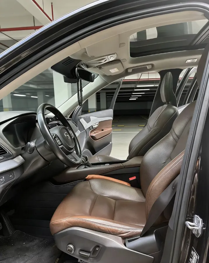 2019 Volvo XC90 2.0T 254HP L4 8AT,autocango,china used car exporter,china ev exporter,chinese used car exporter,chinese used ev exporter