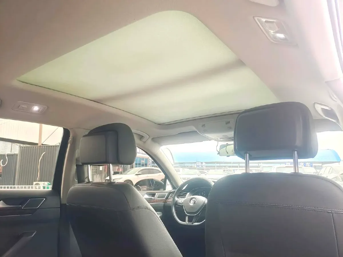 2019 Volkswagen Magotan 2.0T 186HP L4 7DCT,autocango,china used car exporter,china ev exporter,chinese used car exporter,chinese used ev exporter