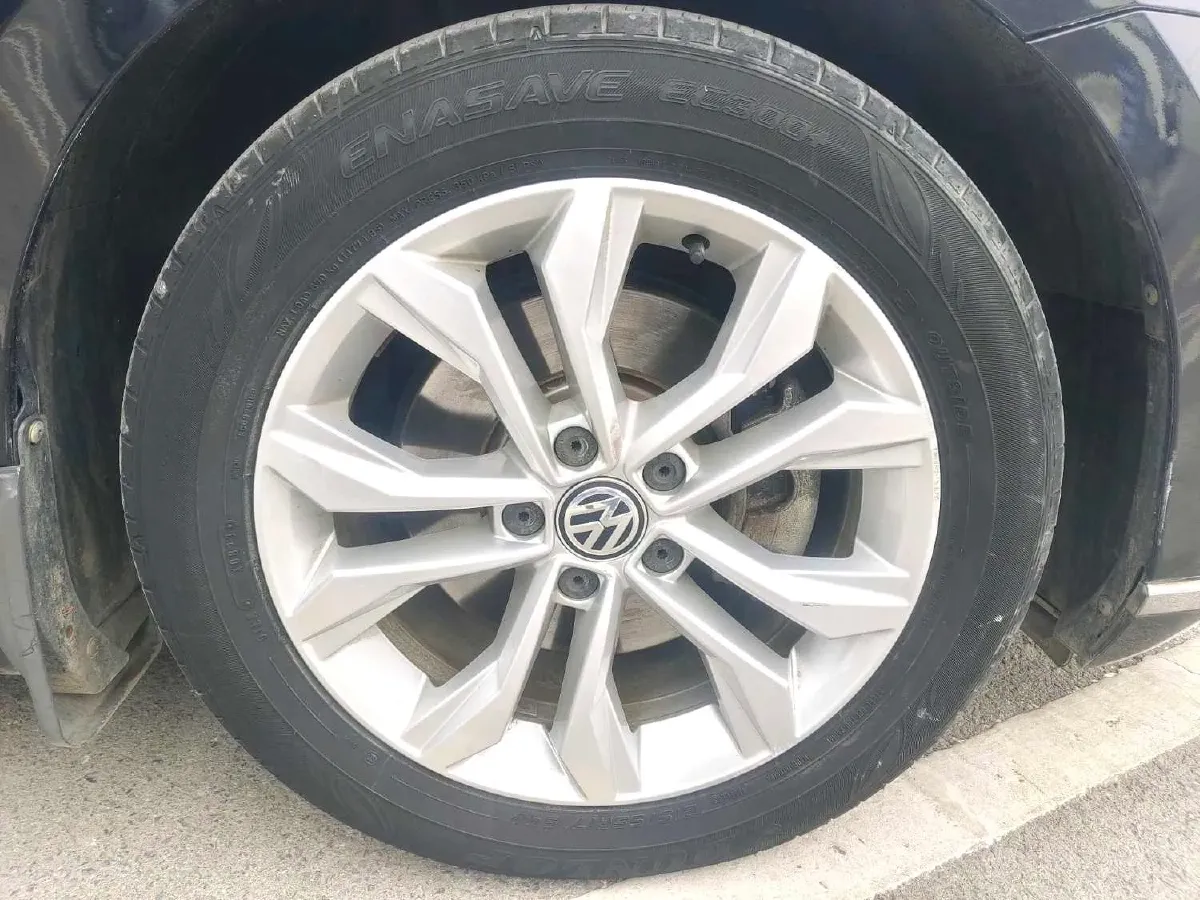 2019 Volkswagen Magotan 2.0T 186HP L4 7DCT,autocango,china used car exporter,china ev exporter,chinese used car exporter,chinese used ev exporter