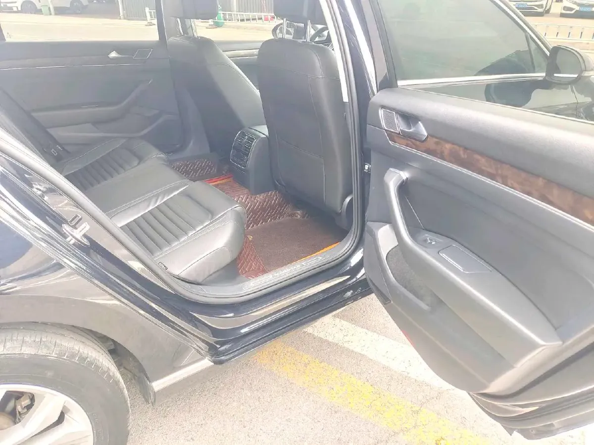 2019 Volkswagen Magotan 2.0T 186HP L4 7DCT,autocango,china used car exporter,china ev exporter,chinese used car exporter,chinese used ev exporter