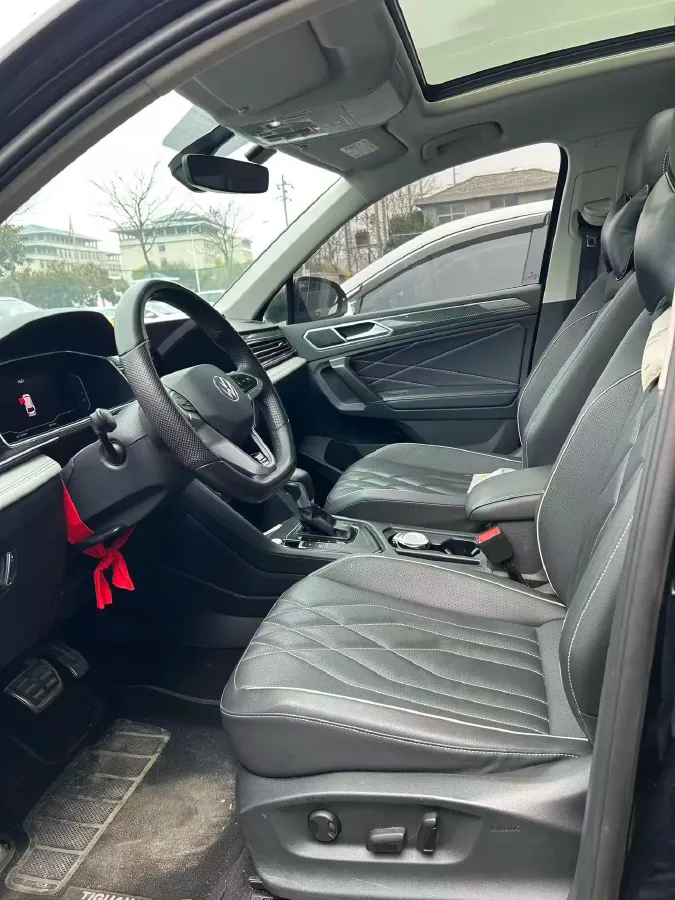 2024 Volkswagen Tiguan L 2.0T 186HP L4 7DCT,autocango,china used car exporter,china ev exporter,chinese used car exporter,chinese used ev exporter