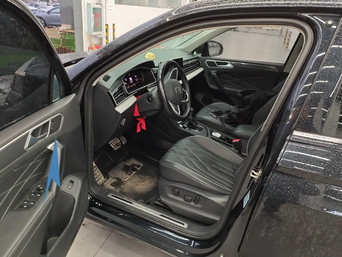 2024 Volkswagen Tiguan L 2.0T 186HP L4 7DCT,autocango,china used car exporter,china ev exporter,chinese used car exporter,chinese used ev exporter