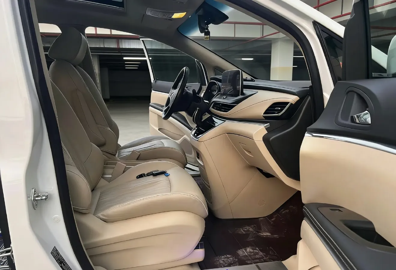 2023 Buick GL8 2.0T 237HP L4 9AT,autocango,china used car exporter,china ev exporter,chinese used car exporter,chinese used ev exporter