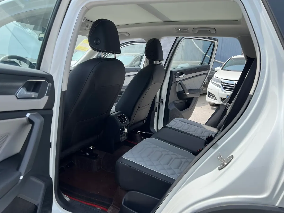 2024 Volkswagen Tayron 1.5T 160HP L4 7DCT,autocango,china used car exporter,china ev exporter,chinese used car exporter,chinese used ev exporter