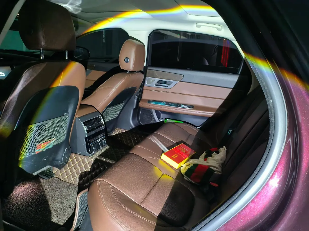 2020 Jaguar XFL 2.0T 250HP L4 8AT,autocango,china used car exporter,china ev exporter,chinese used car exporter,chinese used ev exporter