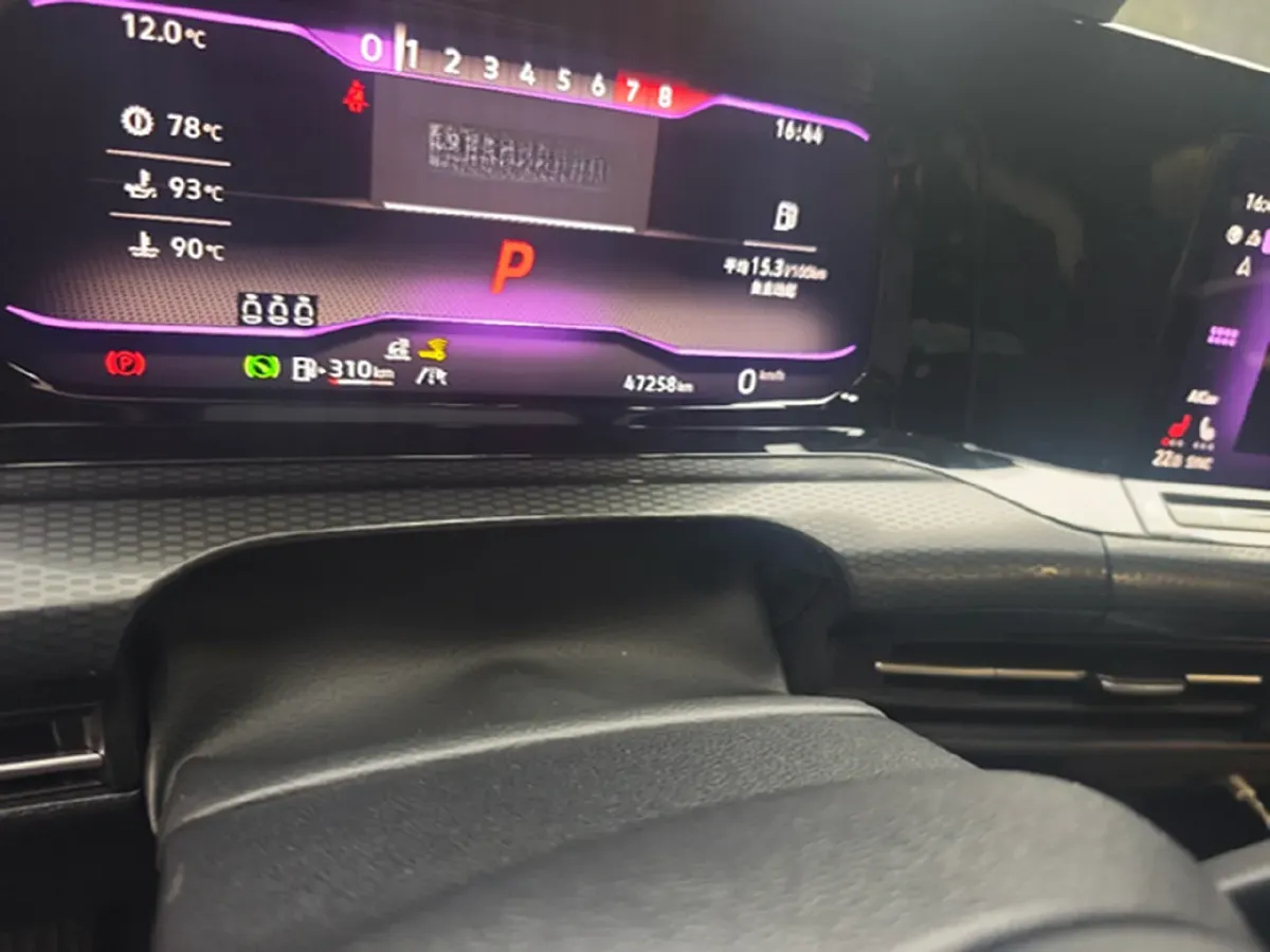 2021 Volkswagen GolfGTI 2.0T 220HP L4 7DCT,autocango,china used car exporter,china ev exporter,chinese used car exporter,chinese used ev exporter