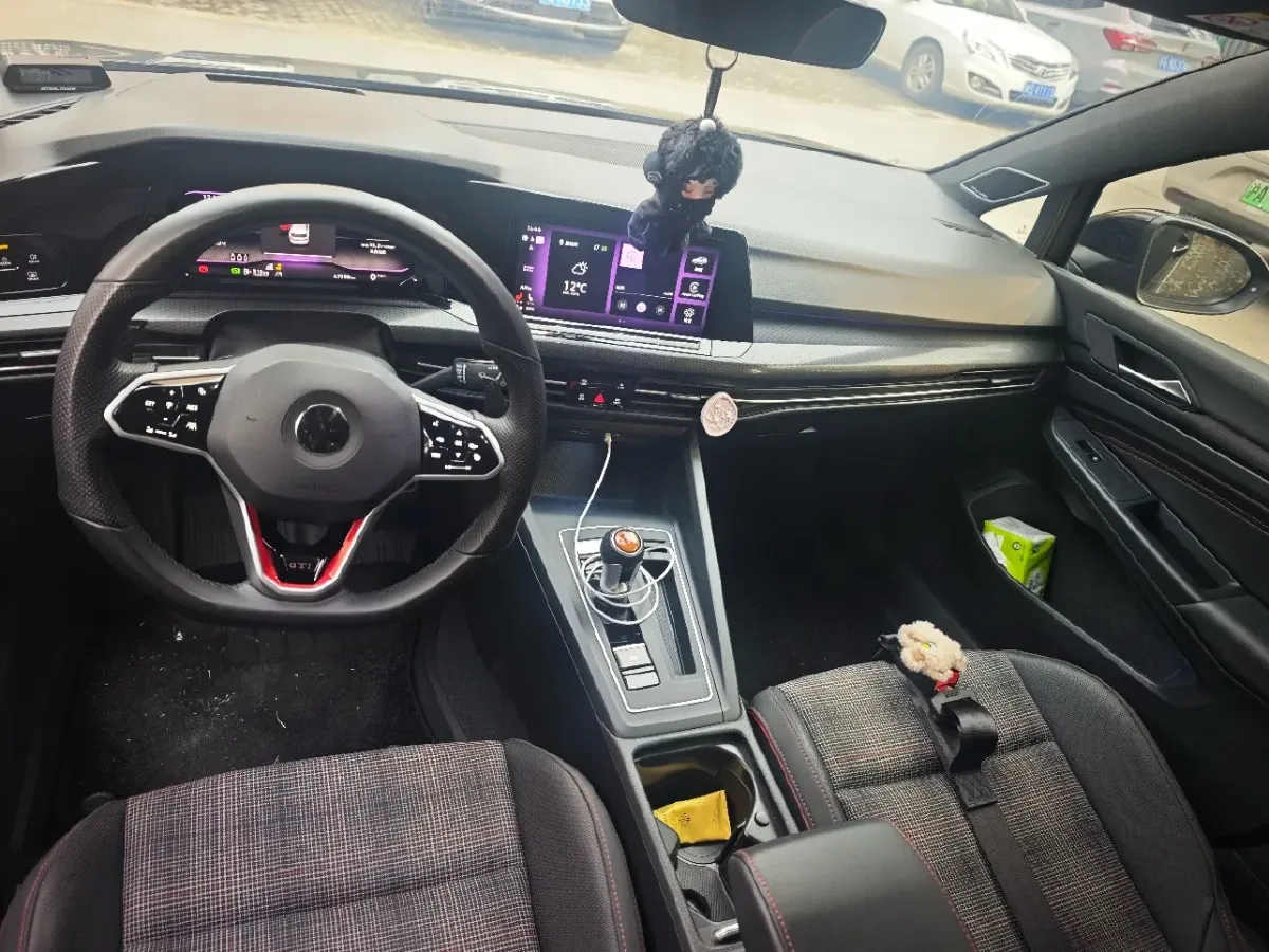 2021 Volkswagen GolfGTI 2.0T 220HP L4 7DCT,autocango,china used car exporter,china ev exporter,chinese used car exporter,chinese used ev exporter