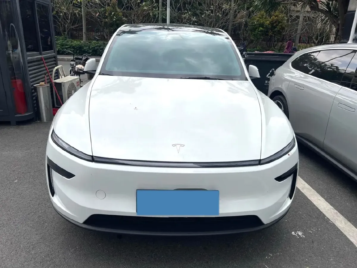 2025 Tesla Model Y BEV 62.5KWH,autocango,china used car exporter,china ev exporter,chinese used car exporter,chinese used ev exporter