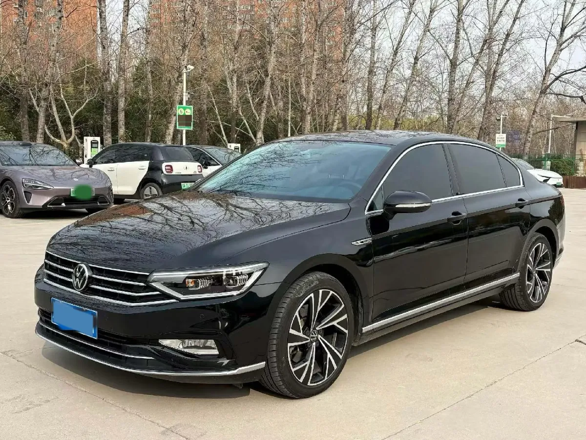 2021 Volkswagen Magotan 2.0T 186HP L4 7DCT,autocango,china used car exporter,china ev exporter,chinese used car exporter,chinese used ev exporter