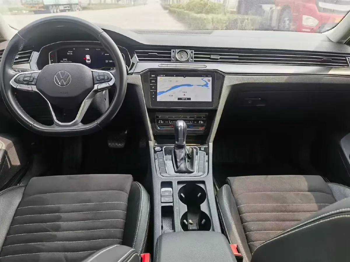 2021 Volkswagen Magotan 2.0T 186HP L4 7DCT,autocango,china used car exporter,china ev exporter,chinese used car exporter,chinese used ev exporter