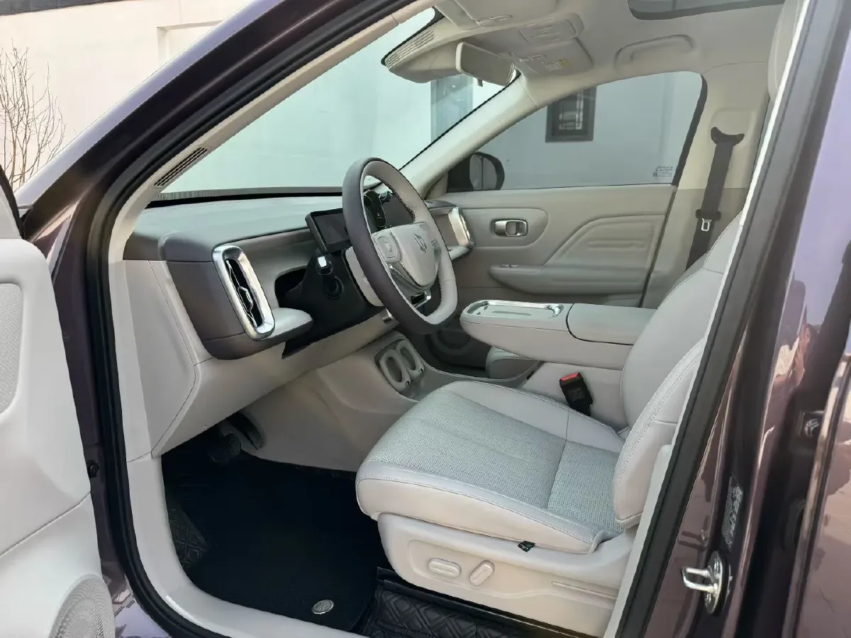 2025 Leapmotor B10 BEV 67.1KWH,autocango,china used car exporter,china ev exporter,chinese used car exporter,chinese used ev exporter