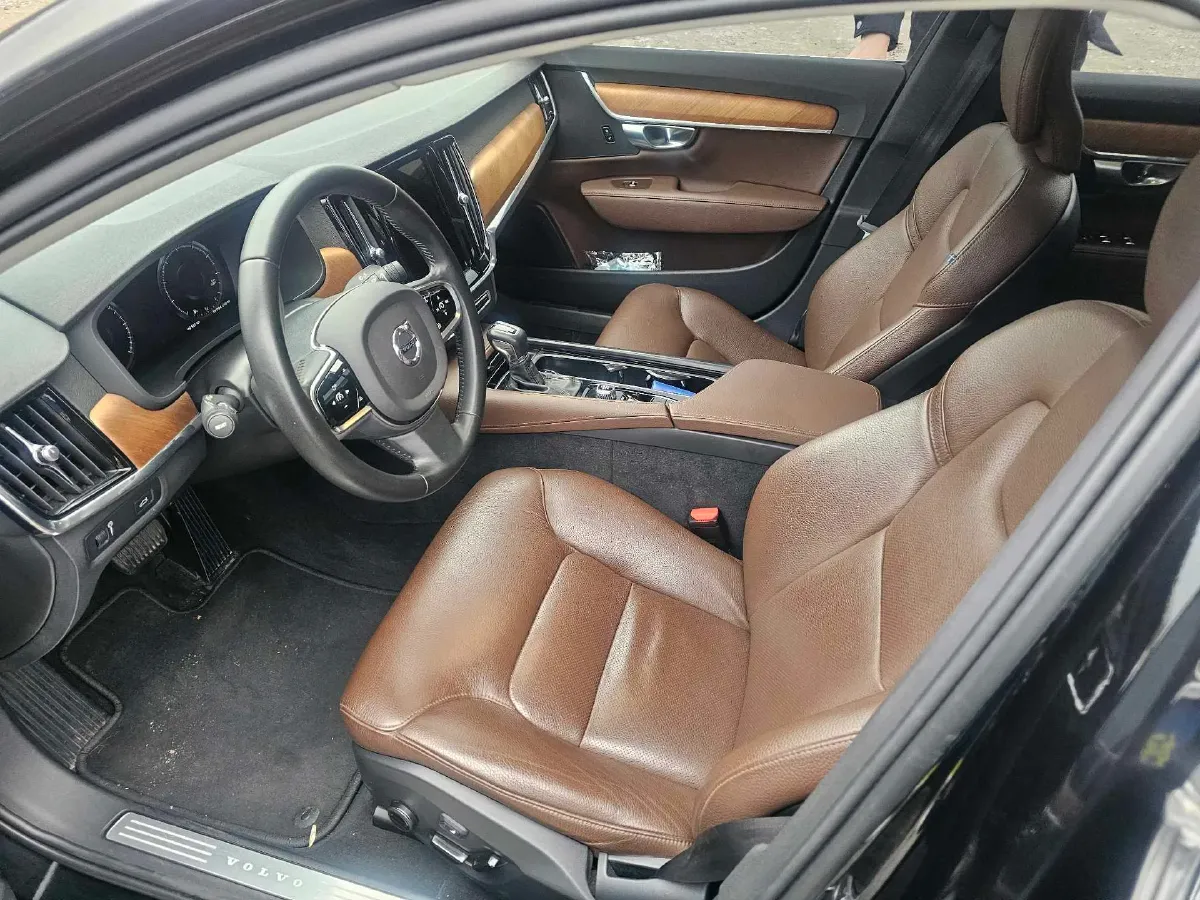 2020 Volvo S90 2.0T 254HP L4 8AT,autocango,china used car exporter,china ev exporter,chinese used car exporter,chinese used ev exporter