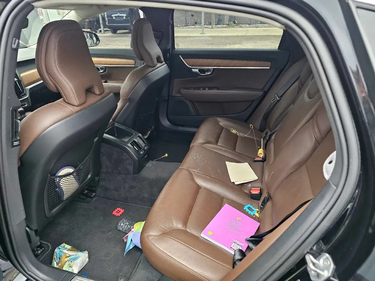 2020 Volvo S90 2.0T 254HP L4 8AT,autocango,china used car exporter,china ev exporter,chinese used car exporter,chinese used ev exporter