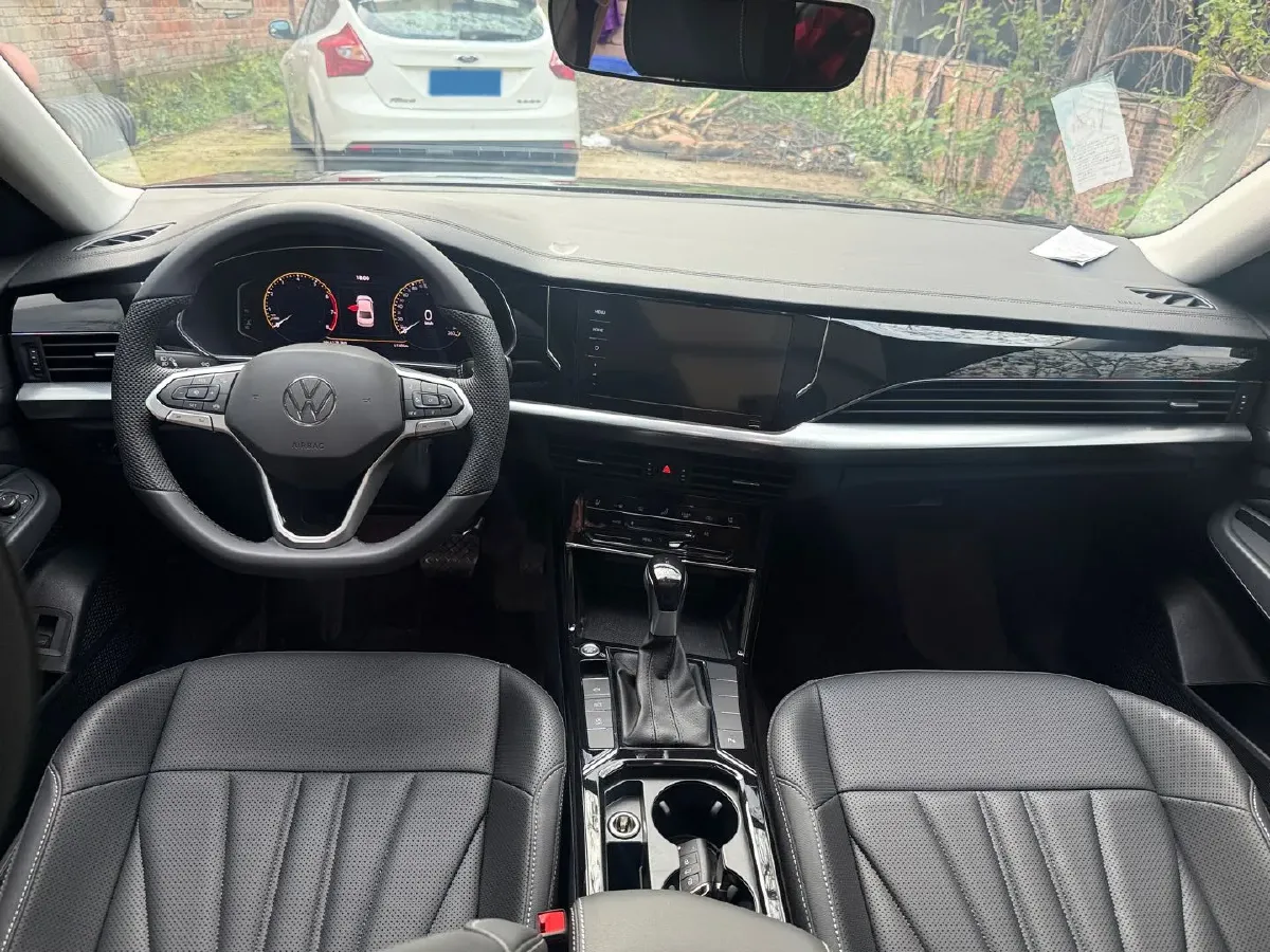 2025 Volkswagen Passat 2.0T 186HP L4 7DCT,autocango,china used car exporter,china ev exporter,chinese used car exporter,chinese used ev exporter