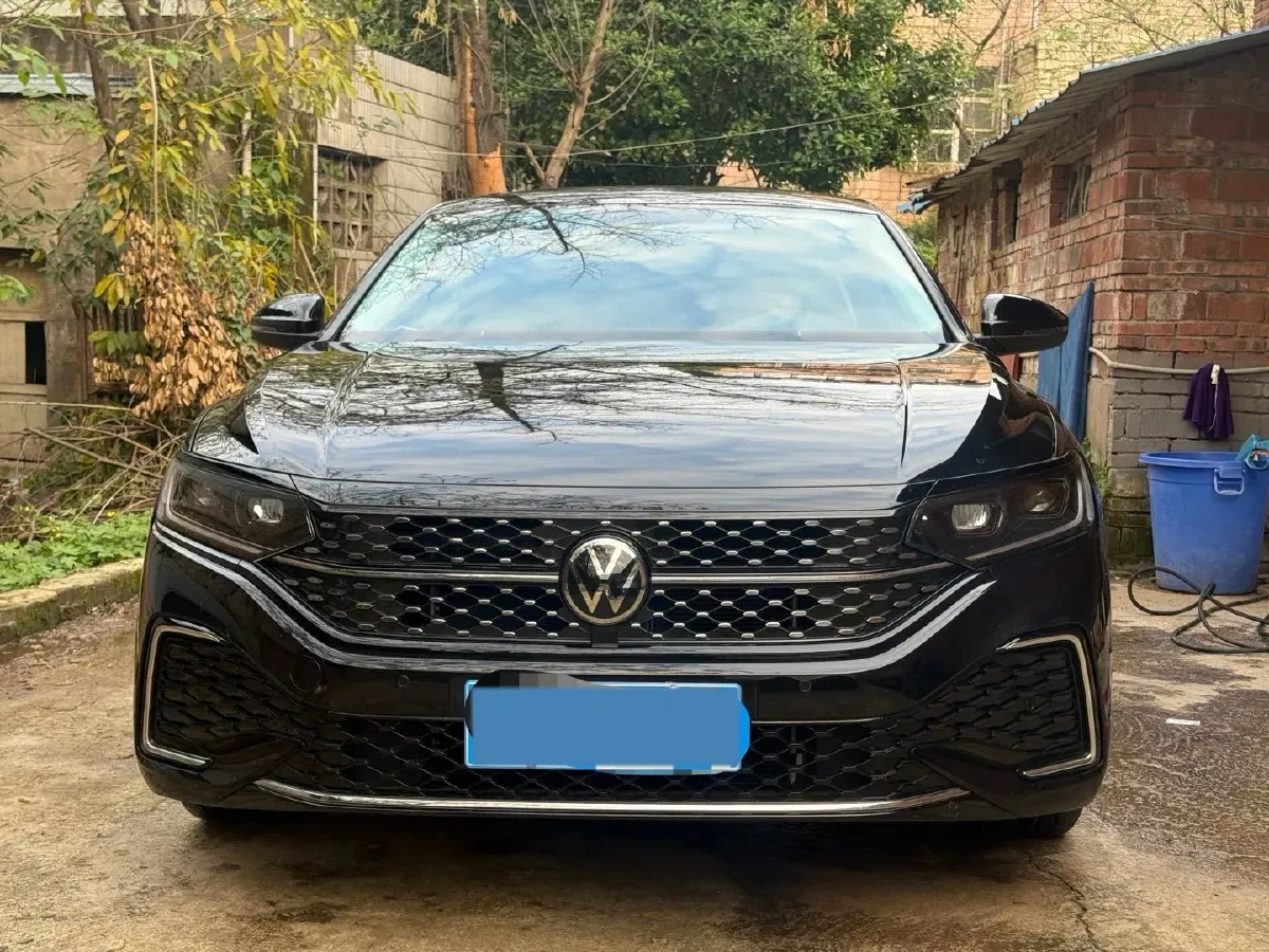 2025 Volkswagen Passat 2.0T 186HP L4 7DCT,autocango,china used car exporter,china ev exporter,chinese used car exporter,chinese used ev exporter
