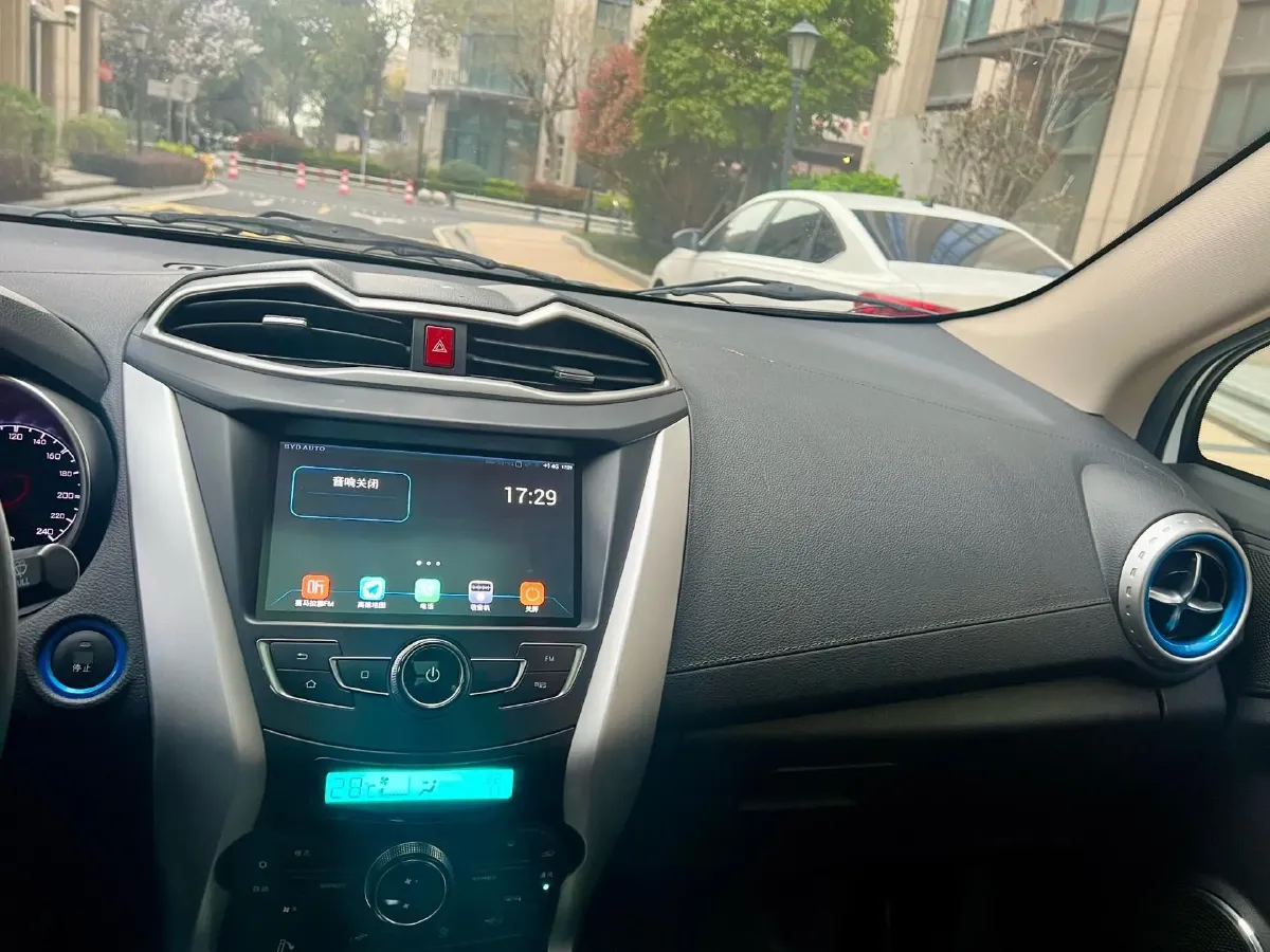 2018 BYD Yuan BEV 43.2KWH,autocango,china used car exporter,china ev exporter,chinese used car exporter,chinese used ev exporter