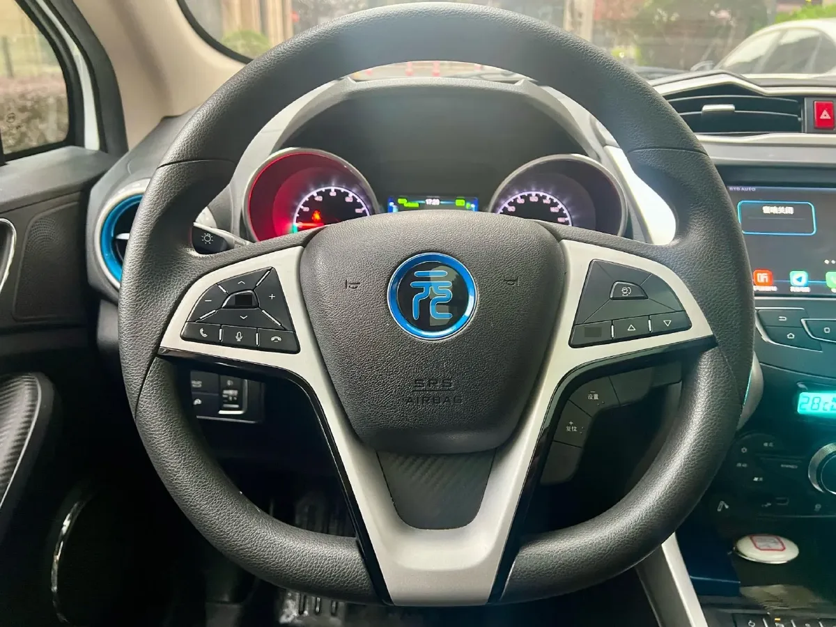 2018 BYD Yuan BEV 43.2KWH,autocango,china used car exporter,china ev exporter,chinese used car exporter,chinese used ev exporter