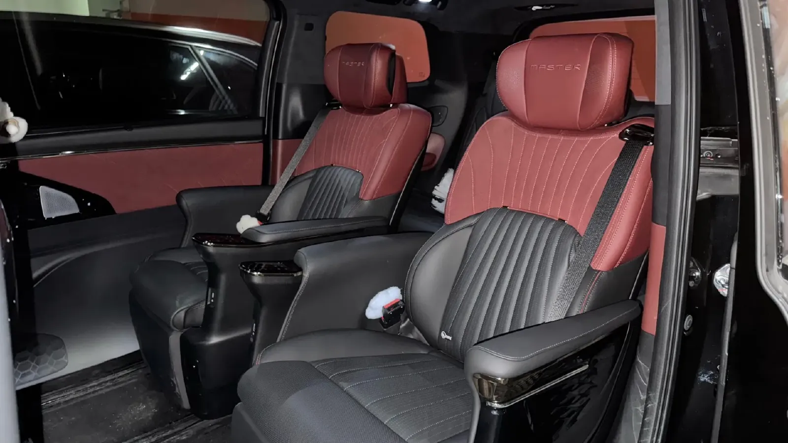 2024 GAC Trumpchi M8 2.0T 252HP L4 8AT,autocango,china used car exporter,china ev exporter,chinese used car exporter,chinese used ev exporter