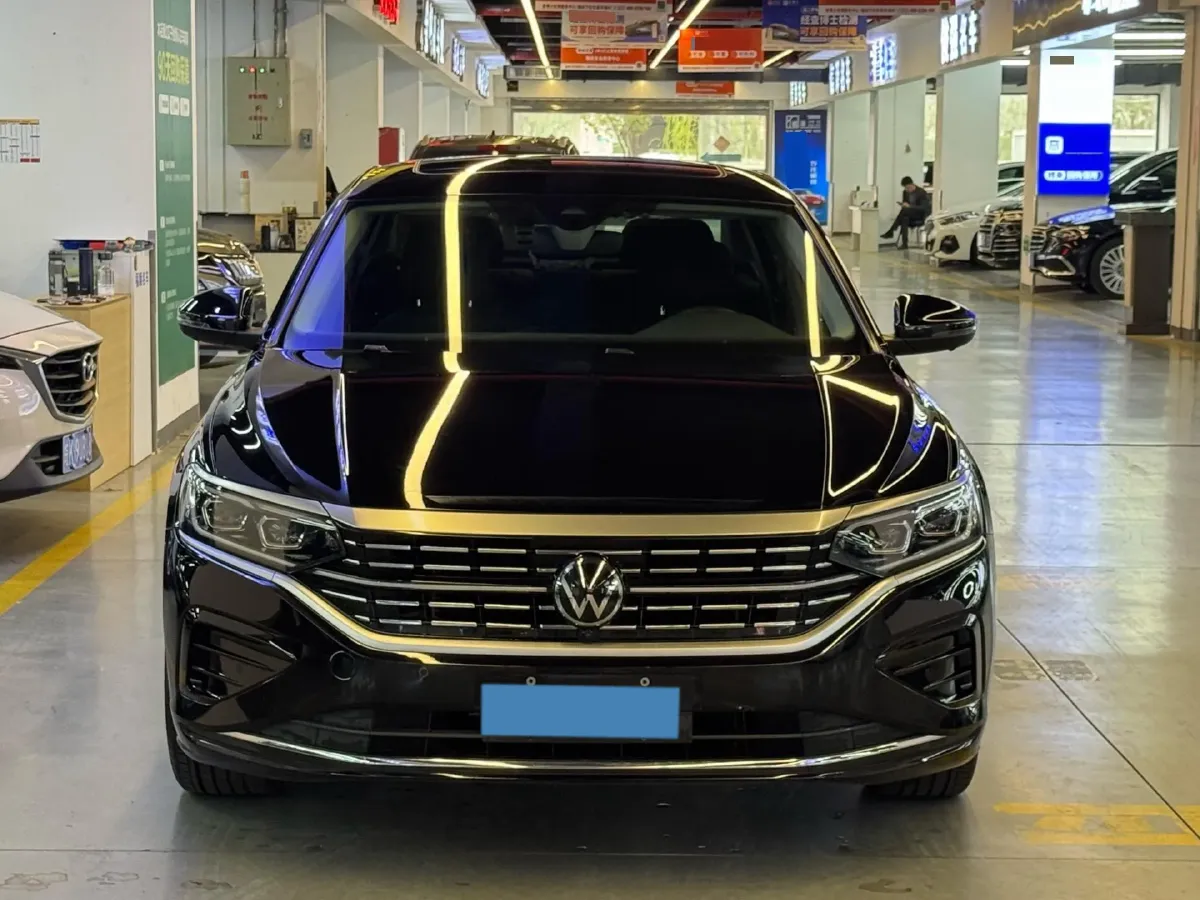 2023 Volkswagen Passat 2.0T 186HP L4 7DCT,autocango,china used car exporter,china ev exporter,chinese used car exporter,chinese used ev exporter