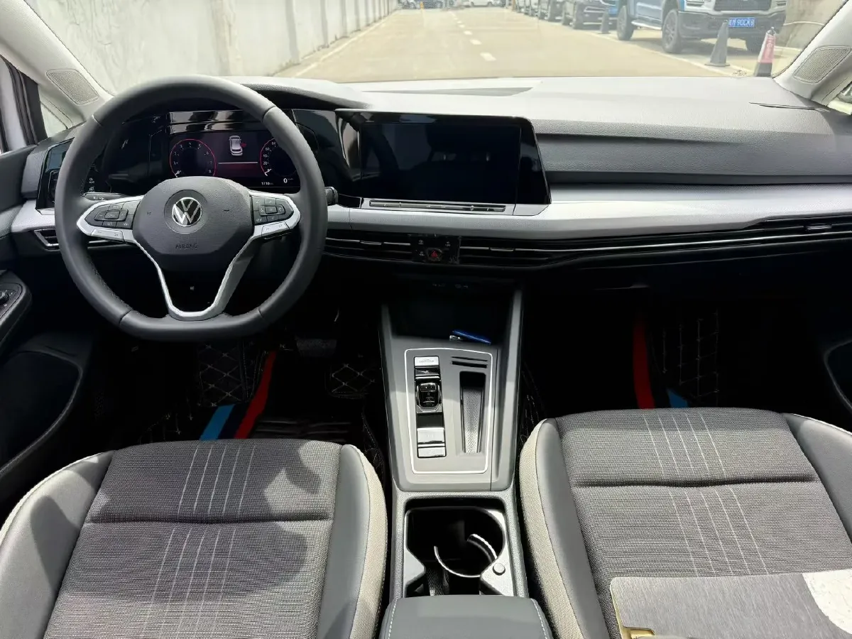 2024 Volkswagen Golf 1.4T 150HP L4 7DCT,autocango,china used car exporter,china ev exporter,chinese used car exporter,chinese used ev exporter