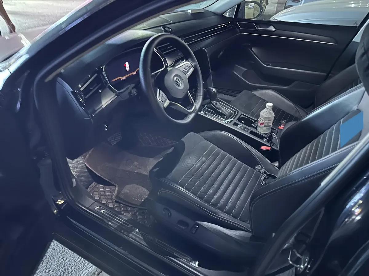 2020 Volkswagen Magotan 2.0T 186HP L4 7DCT,autocango,china used car exporter,china ev exporter,chinese used car exporter,chinese used ev exporter