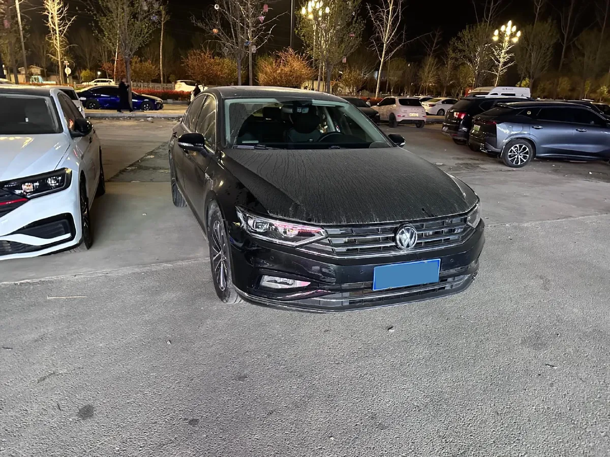 2020 Volkswagen Magotan 2.0T 186HP L4 7DCT,autocango,china used car exporter,china ev exporter,chinese used car exporter,chinese used ev exporter