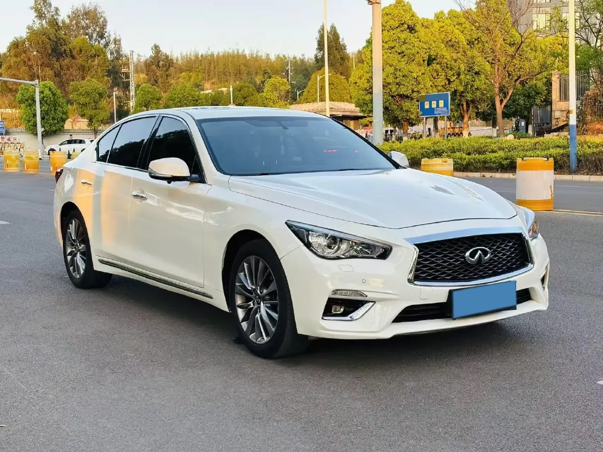 2018 Jeep Grand Commander 2.0T 265HP L4 9AT,autocango,china used car exporter,china ev exporter,chinese used car exporter,chinese used ev exporter