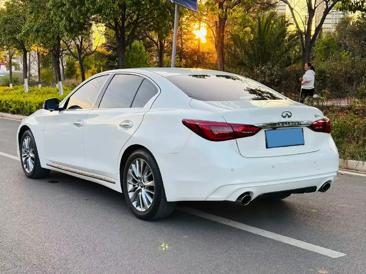 2018 Jeep Grand Commander 2.0T 265HP L4 9AT,autocango,china used car exporter,china ev exporter,chinese used car exporter,chinese used ev exporter
