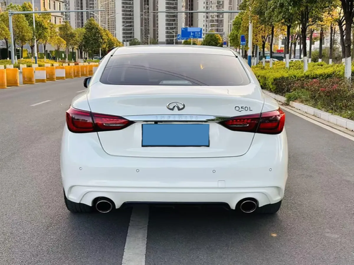 2018 Jeep Grand Commander 2.0T 265HP L4 9AT,autocango,china used car exporter,china ev exporter,chinese used car exporter,chinese used ev exporter