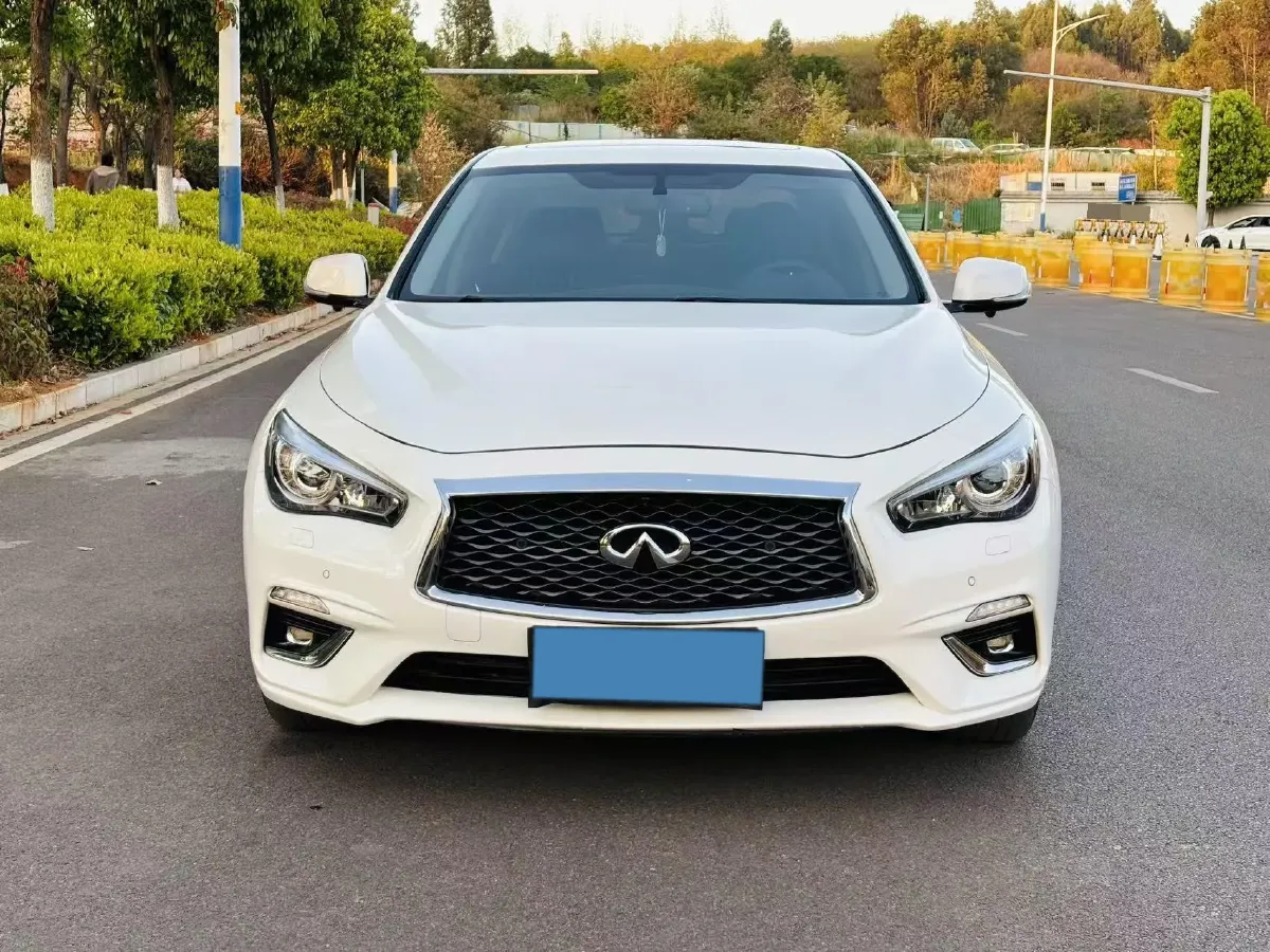 2018 Jeep Grand Commander 2.0T 265HP L4 9AT,autocango,china used car exporter,china ev exporter,chinese used car exporter,chinese used ev exporter