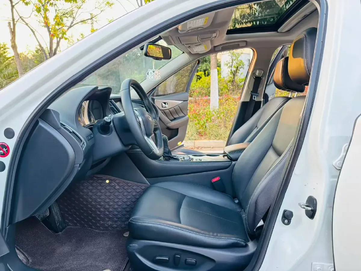 2018 Jeep Grand Commander 2.0T 265HP L4 9AT,autocango,china used car exporter,china ev exporter,chinese used car exporter,chinese used ev exporter