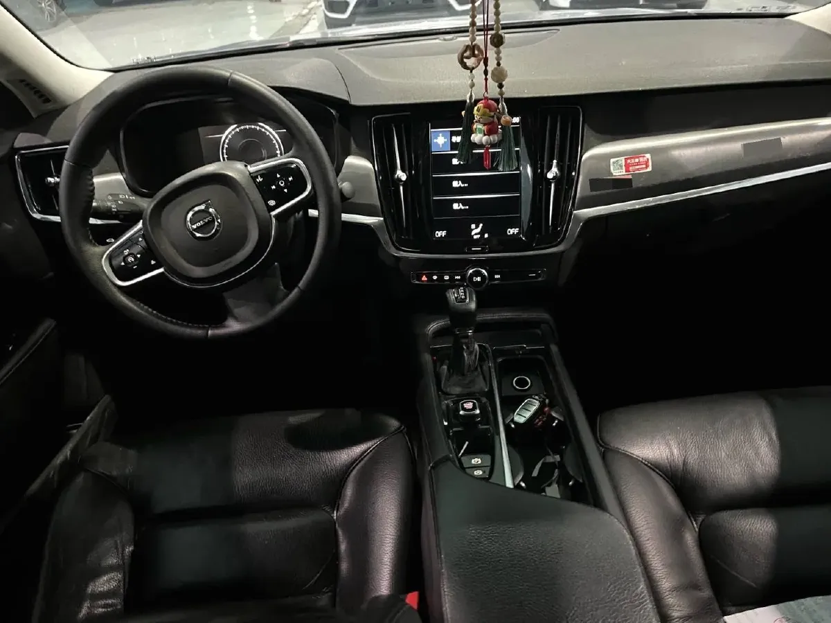 2017 Volvo S90 2.0T 190HP L4 8AT,autocango,china used car exporter,china ev exporter,chinese used car exporter,chinese used ev exporter