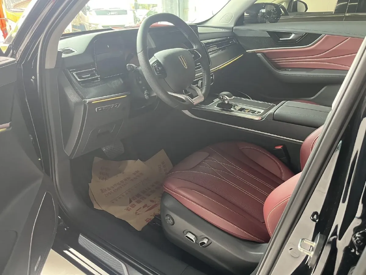 2025 HongQi HS5 2.0T 252HP L4 8AT,autocango,china used car exporter,china ev exporter,chinese used car exporter,chinese used ev exporter