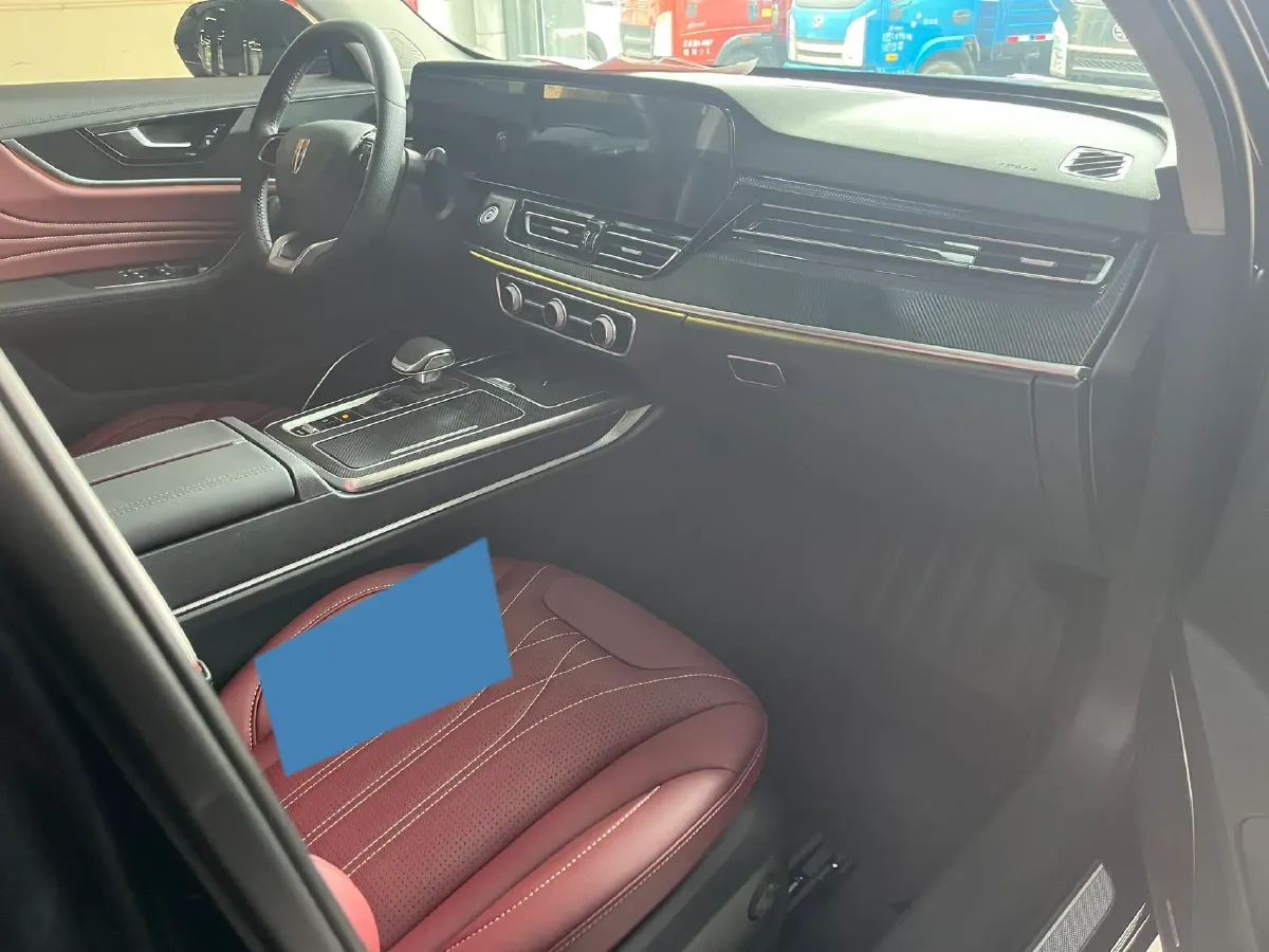 2025 HongQi HS5 2.0T 252HP L4 8AT,autocango,china used car exporter,china ev exporter,chinese used car exporter,chinese used ev exporter