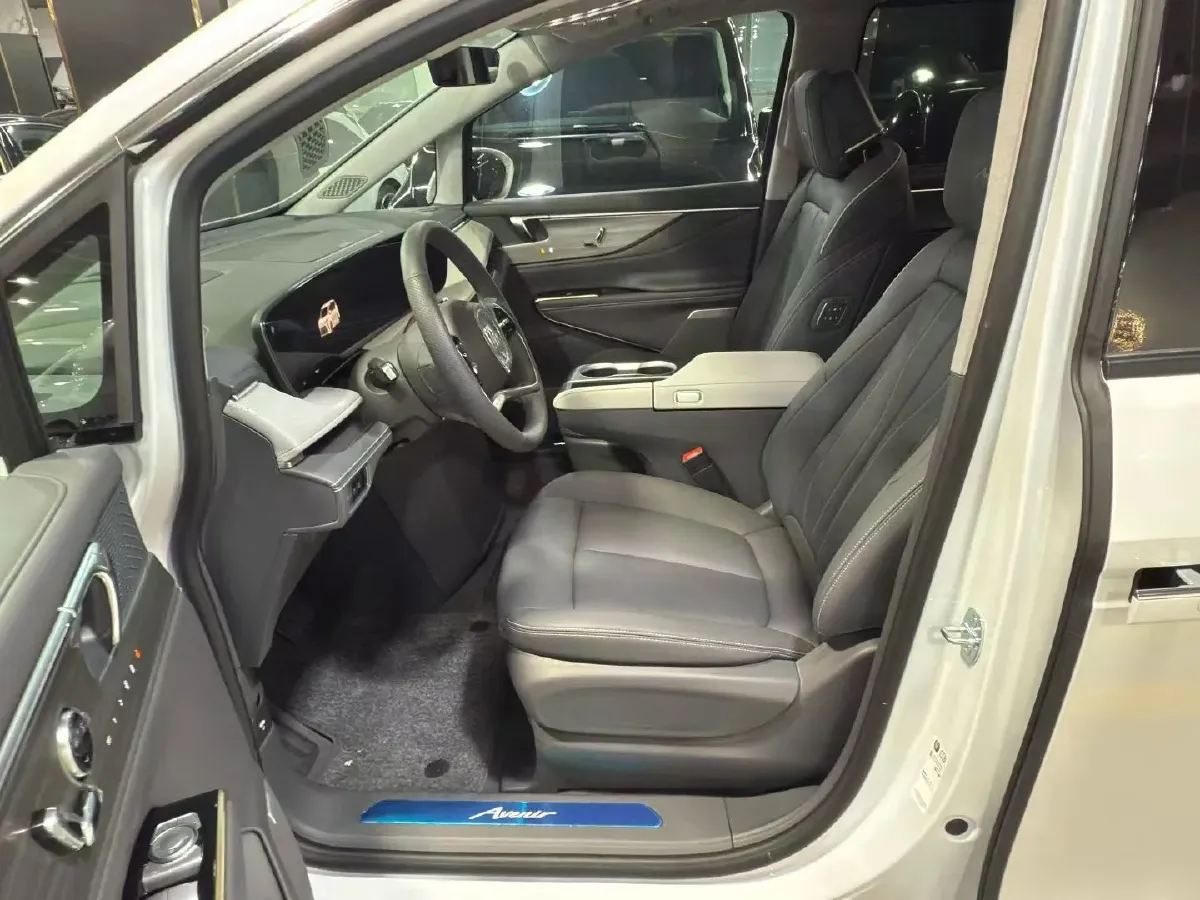 2025 Buick GL8 2.0T 237HP L4 9AT,autocango,china used car exporter,china ev exporter,chinese used car exporter,chinese used ev exporter