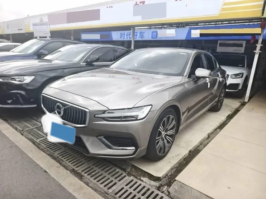 2021 Volvo S60 2.0T 190HP L4 8AT,autocango,china used car exporter,china ev exporter,chinese used car exporter,chinese used ev exporter