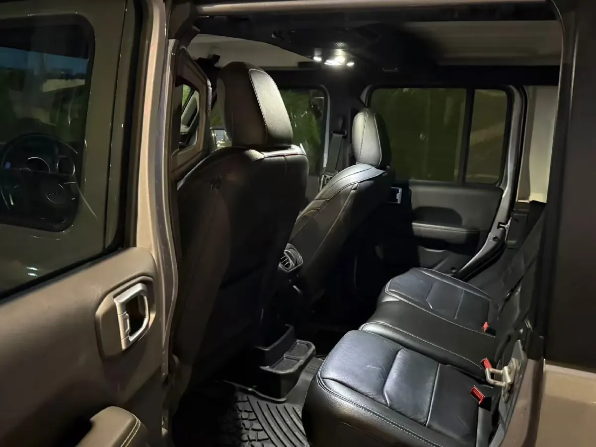 2019 Jeep Wrangler 2.0T 266HP L4 8AT,autocango,china used car exporter,china ev exporter,chinese used car exporter,chinese used ev exporter