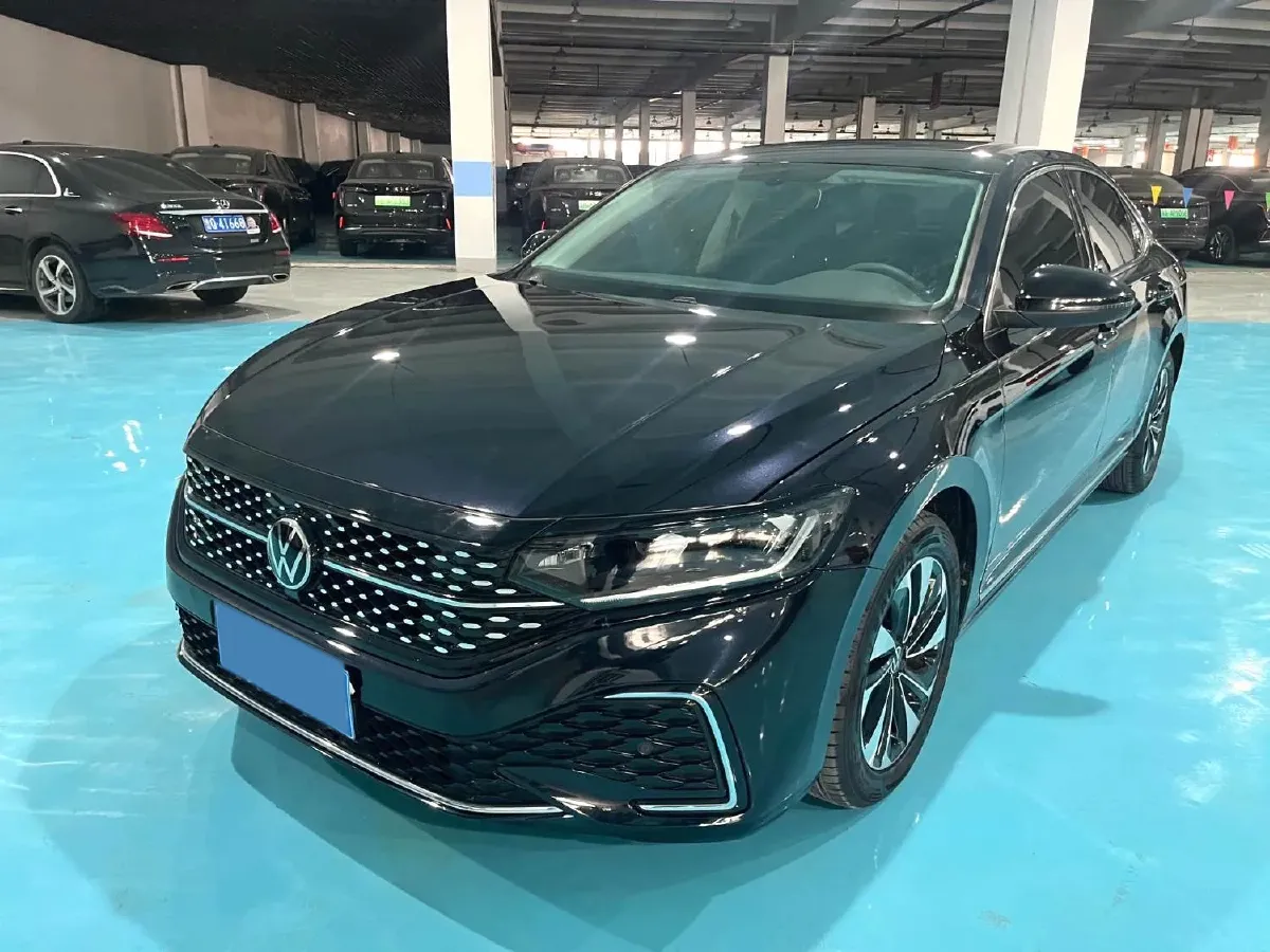 2021 Volkswagen Passat 2.0T 186HP L4 7DCT,autocango,china used car exporter,china ev exporter,chinese used car exporter,chinese used ev exporter