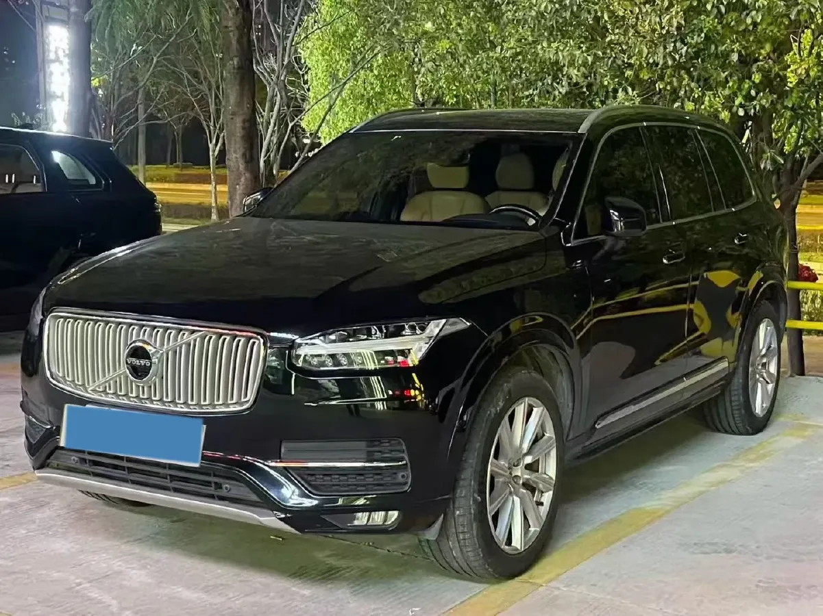 2019 Volvo XC90 2.0T 254HP L4 8AT,autocango,china used car exporter,china ev exporter,chinese used car exporter,chinese used ev exporter