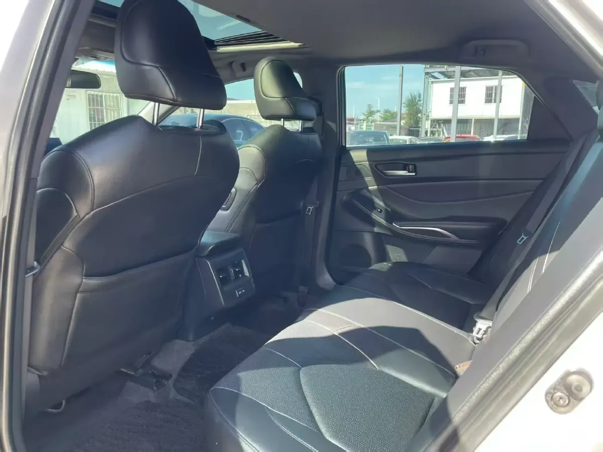 2023 Toyota Avalon 2.5L 207HP L4 8AT,autocango,china used car exporter,china ev exporter,chinese used car exporter,chinese used ev exporter