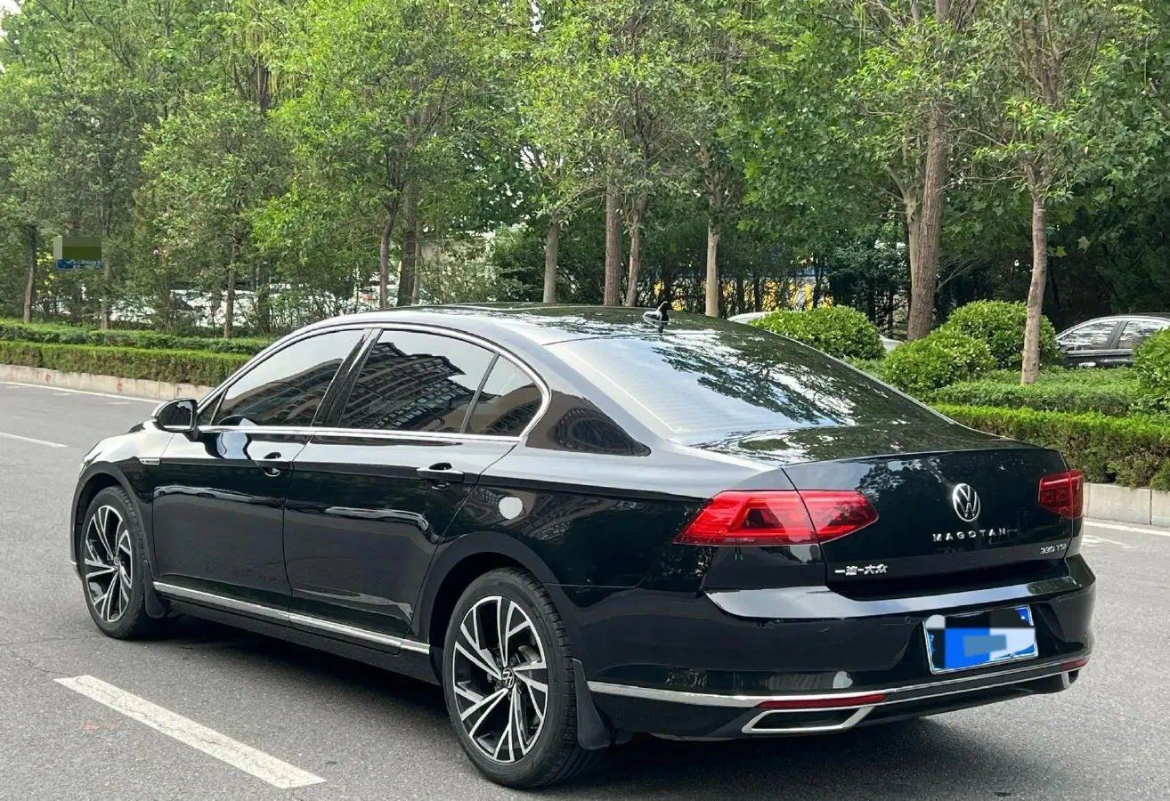2021 Volkswagen Magotan 2.0T 186HP L4 7DCT,autocango,china used car exporter,china ev exporter,chinese used car exporter,chinese used ev exporter
