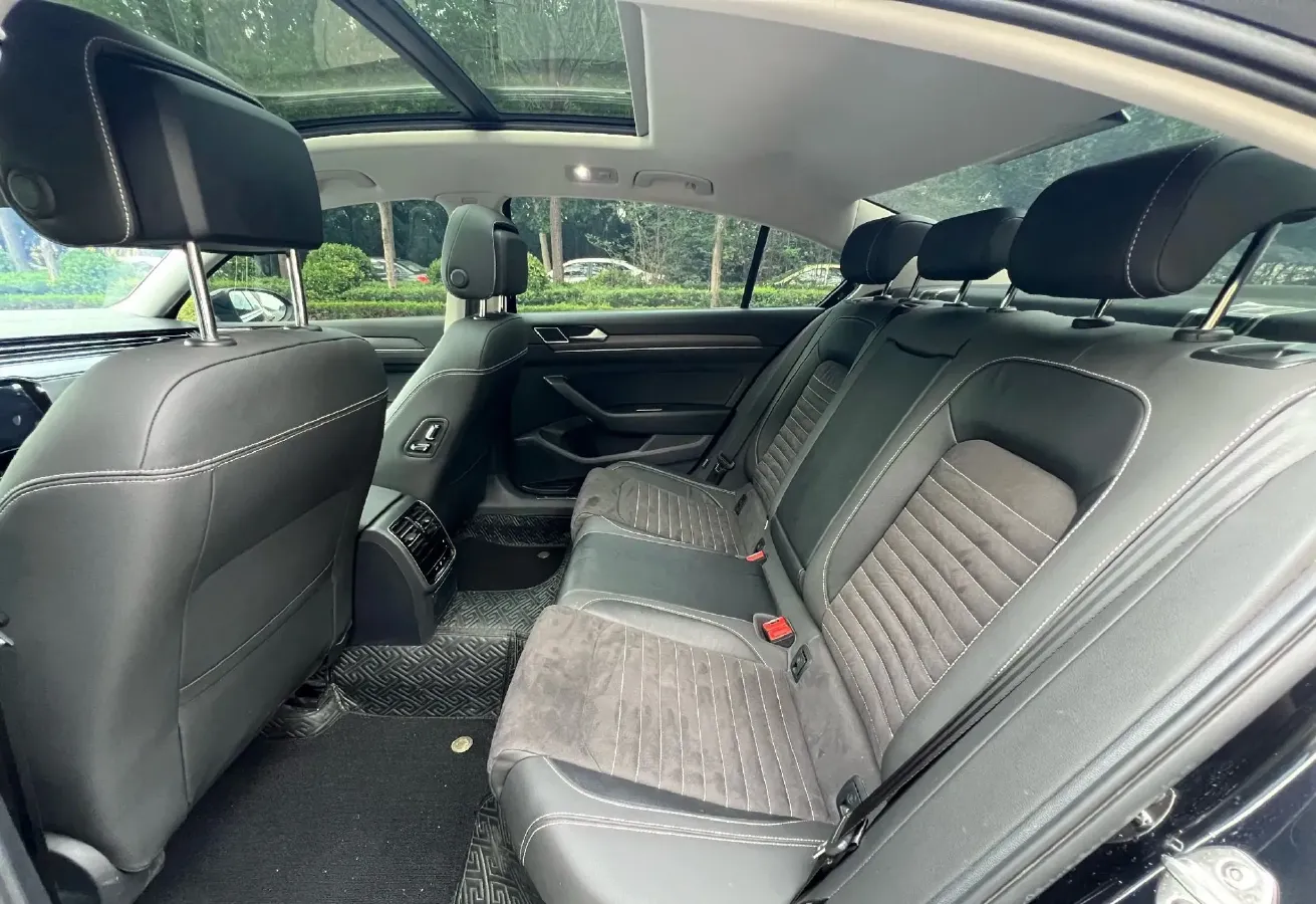 2021 Volkswagen Magotan 2.0T 186HP L4 7DCT,autocango,china used car exporter,china ev exporter,chinese used car exporter,chinese used ev exporter