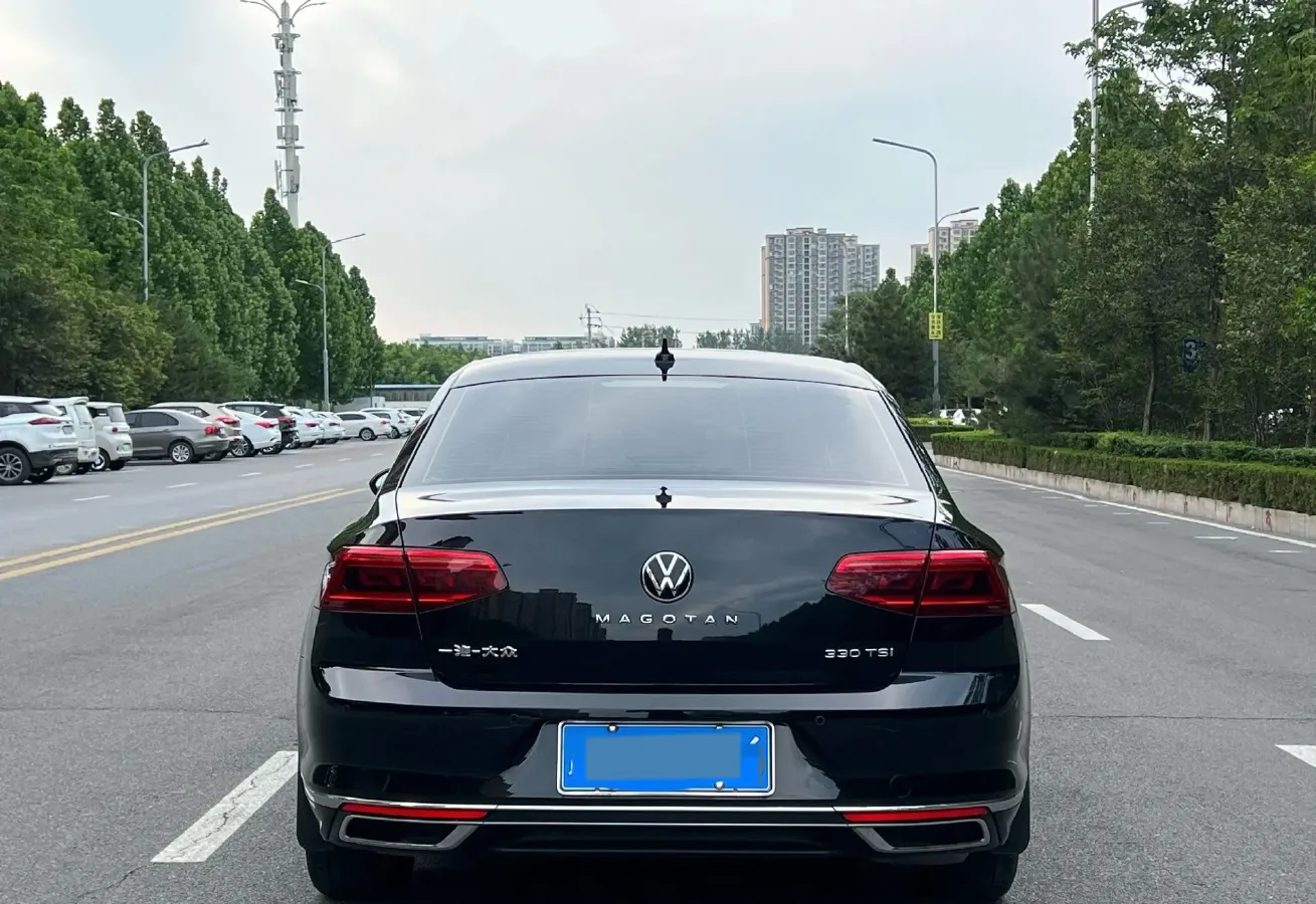 2021 Volkswagen Magotan 2.0T 186HP L4 7DCT,autocango,china used car exporter,china ev exporter,chinese used car exporter,chinese used ev exporter