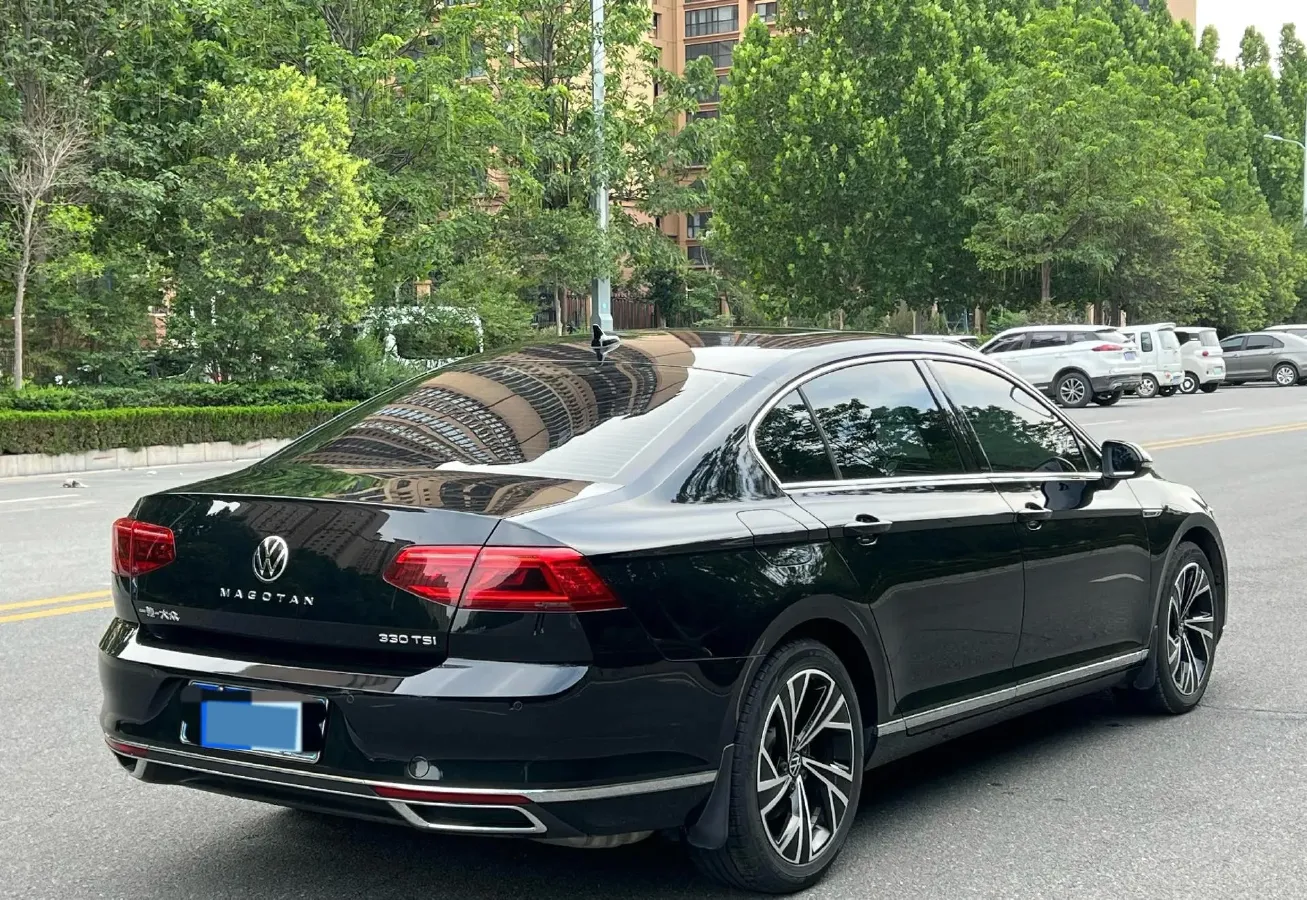 2021 Volkswagen Magotan 2.0T 186HP L4 7DCT,autocango,china used car exporter,china ev exporter,chinese used car exporter,chinese used ev exporter